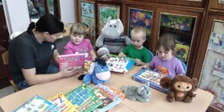 Дошкольники подаркам очень рады!